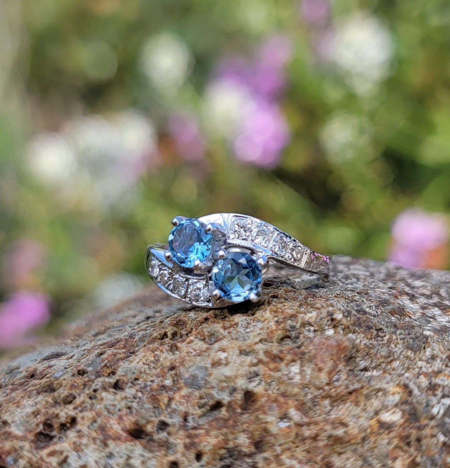 14k white gold Retro Aquamarine & Diamond estate Ring