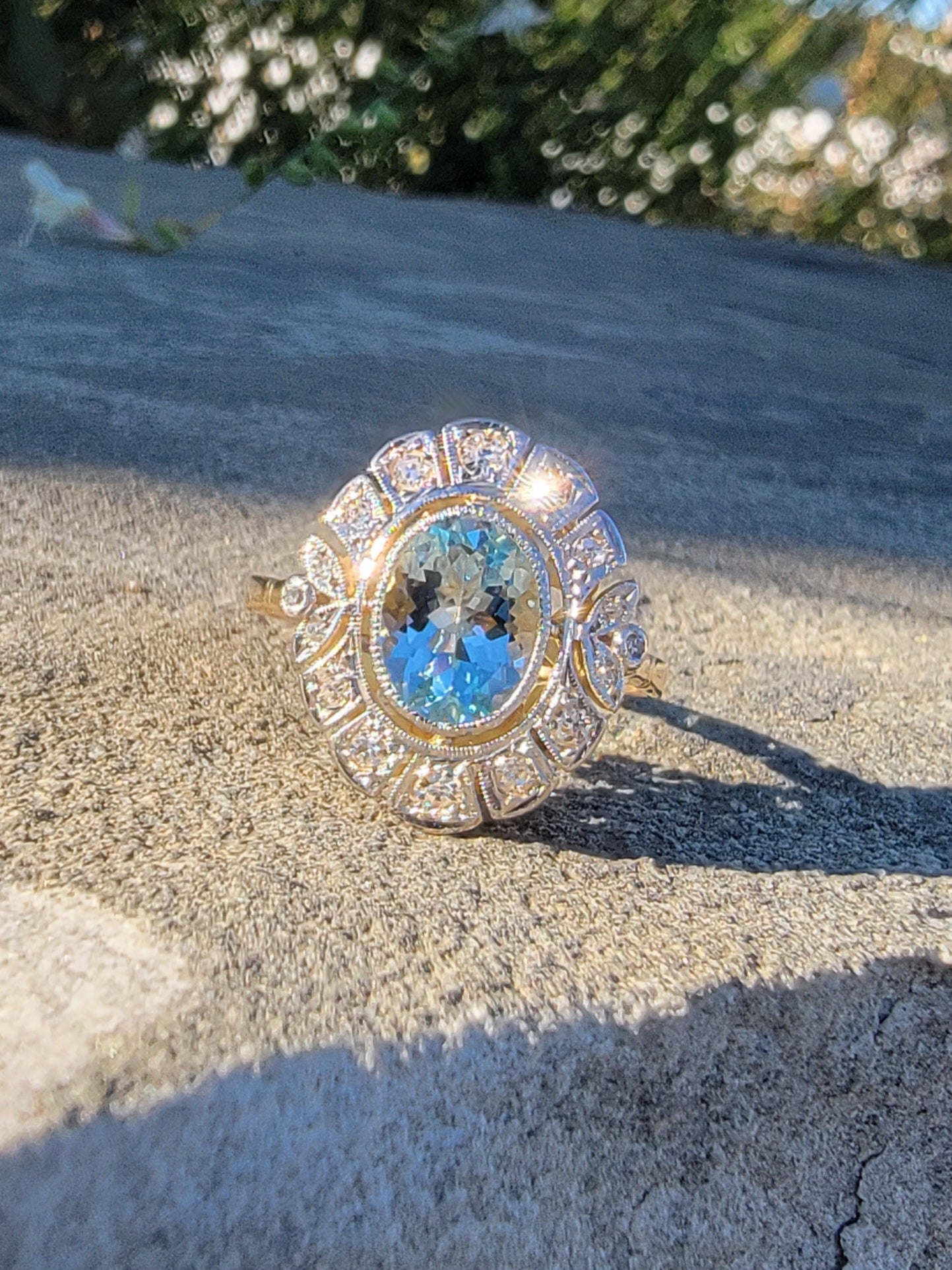 18ct gold two tone Art Deco Aquamarine & Diamond estate Ring