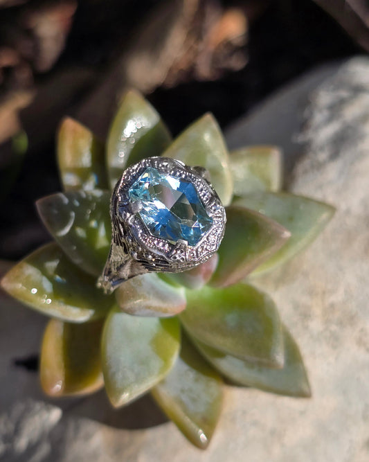 14k white gold c.1920s peacock filigree aquamarine ring
